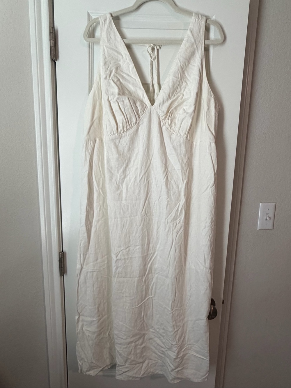 Old Navy Linen Blend White V-Neck Midi Dress